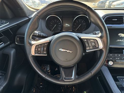 Used 2020 Jaguar F-PACE Prestige image 11
