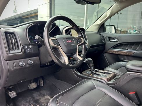 Used 2021 GMC Canyon Denali image 2