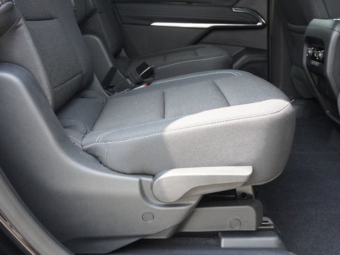 Used 2025 Chevrolet Traverse LT AWD/4WD image 34