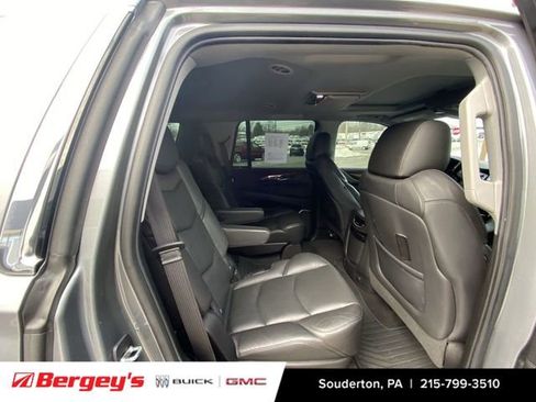 Used 2020 Cadillac Escalade Luxury image 29