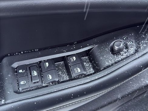 Used 2023 Jeep Grand Cherokee L Limited image 12