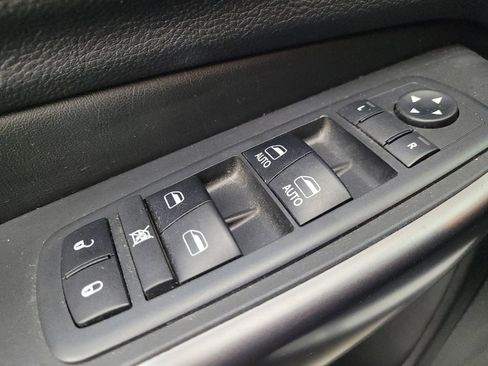 Used 2019 Jeep Cherokee Latitude Plus image 27