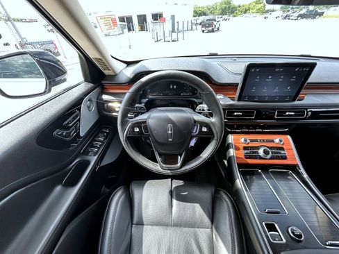 Used 2024 Lincoln Aviator Reserve w/ Equipment Group 201A AWD/4WD image 13