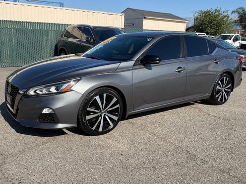 Used 2020 Nissan Altima 2.0 SR FWD image 12