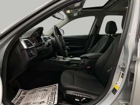 Used 2017 BMW 320i xDrive Sedan image 27