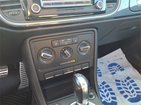 Used 2014 Volkswagen Beetle R-Line image 17