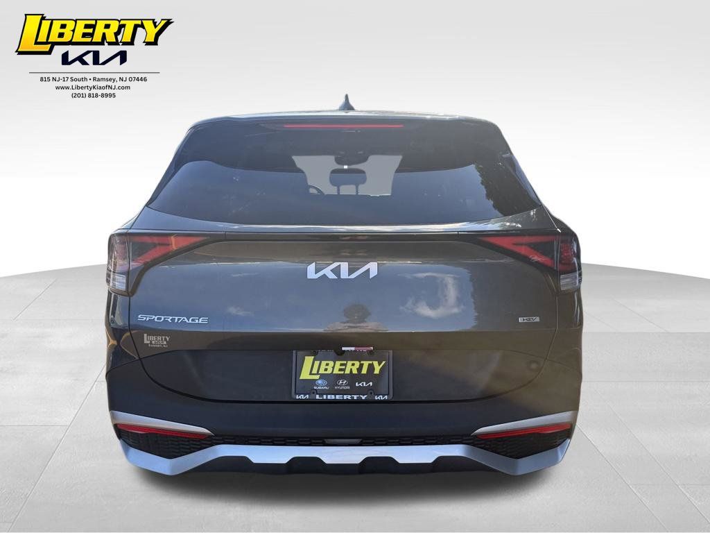 Used 2023 Kia Sportage LX AWD/4WD image 6