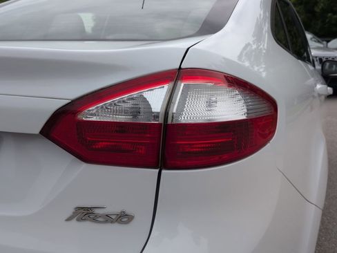 Used 2019 Ford Fiesta SE FWD image 7