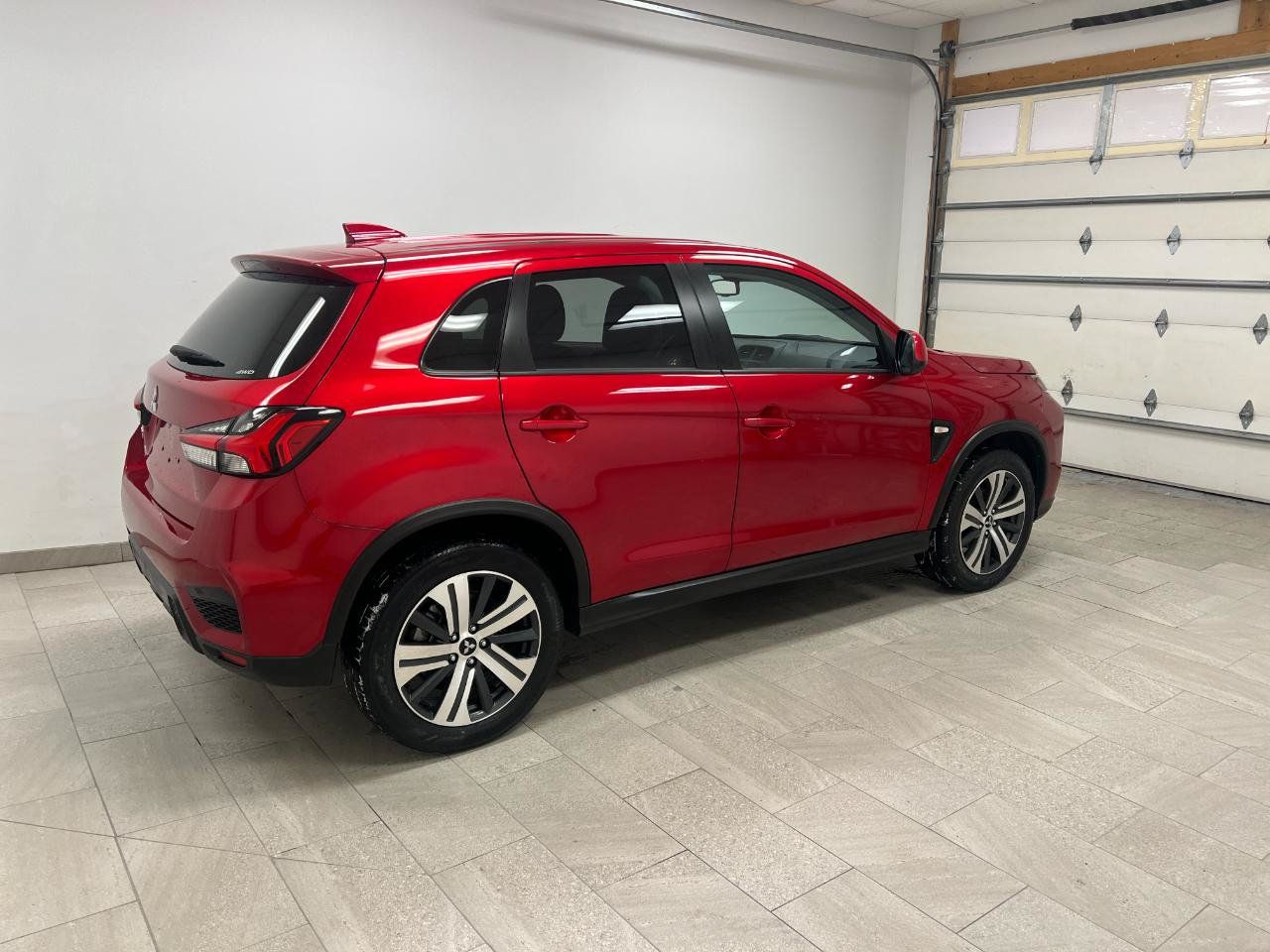Used 2024 Mitsubishi Outlander Sport AWD image 3