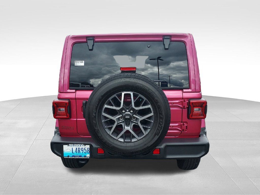 Used 2024 Jeep Wrangler Unlimited Sahara AWD/4WD image 4
