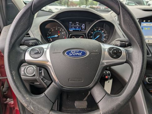 Used 2016 Ford Escape SE w/ SE Chrome Package FWD image 12