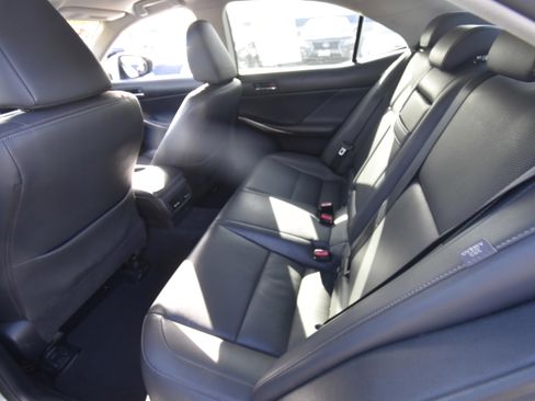 Used 2016 Lexus IS 200t image 8