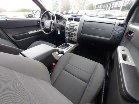 Used 2010 Ford Escape XLT image 11