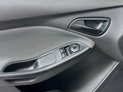 Used 2013 Ford Focus S image 16