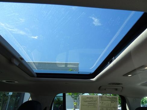 Used 2020 GMC Acadia Denali w/ Technology Package FWD image 24
