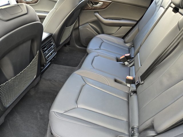 Used 2023 Audi Q8 Premium AWD/4WD image 31
