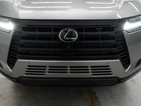 Used 2025 Lexus GX 550 w/ Cold Area Package AWD/4WD image 45