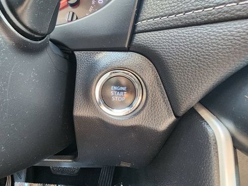 Used 2021 Toyota RAV4 XLE AWD/4WD image 25