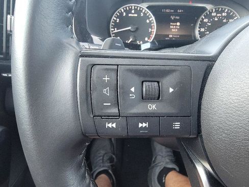 Used 2025 Nissan Pathfinder SV AWD/4WD image 9