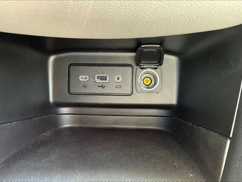 Used 2023 Chevrolet Equinox LS w/ LS Convenience Package AWD/4WD image 13