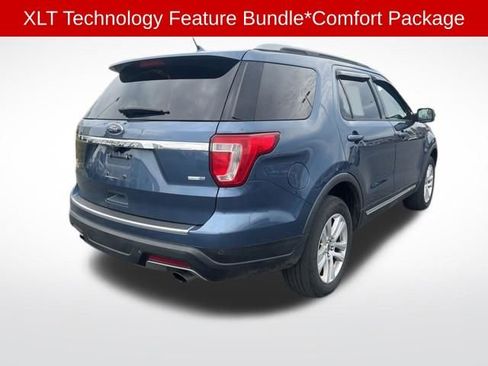Used 2018 Ford Explorer XLT w/ Equipment Group 202A image 5