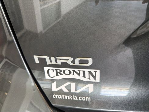 Used 2025 Kia Niro LX FWD image 8