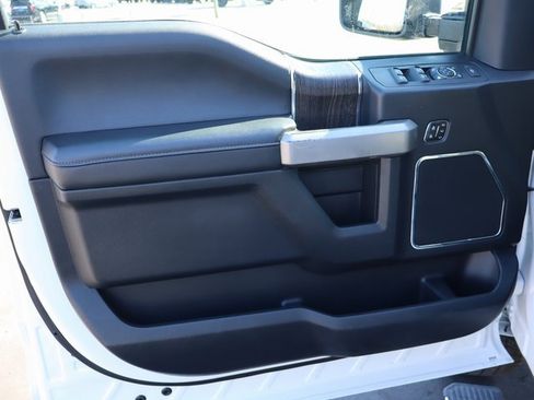 Used 2022 Ford F250 Platinum image 16