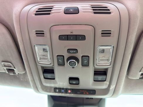 Used 2023 Cadillac Escalade Premium Luxury Platinum AWD/4WD image 33
