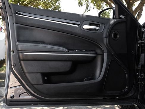 Used 2019 Chrysler 300 S RWD image 55