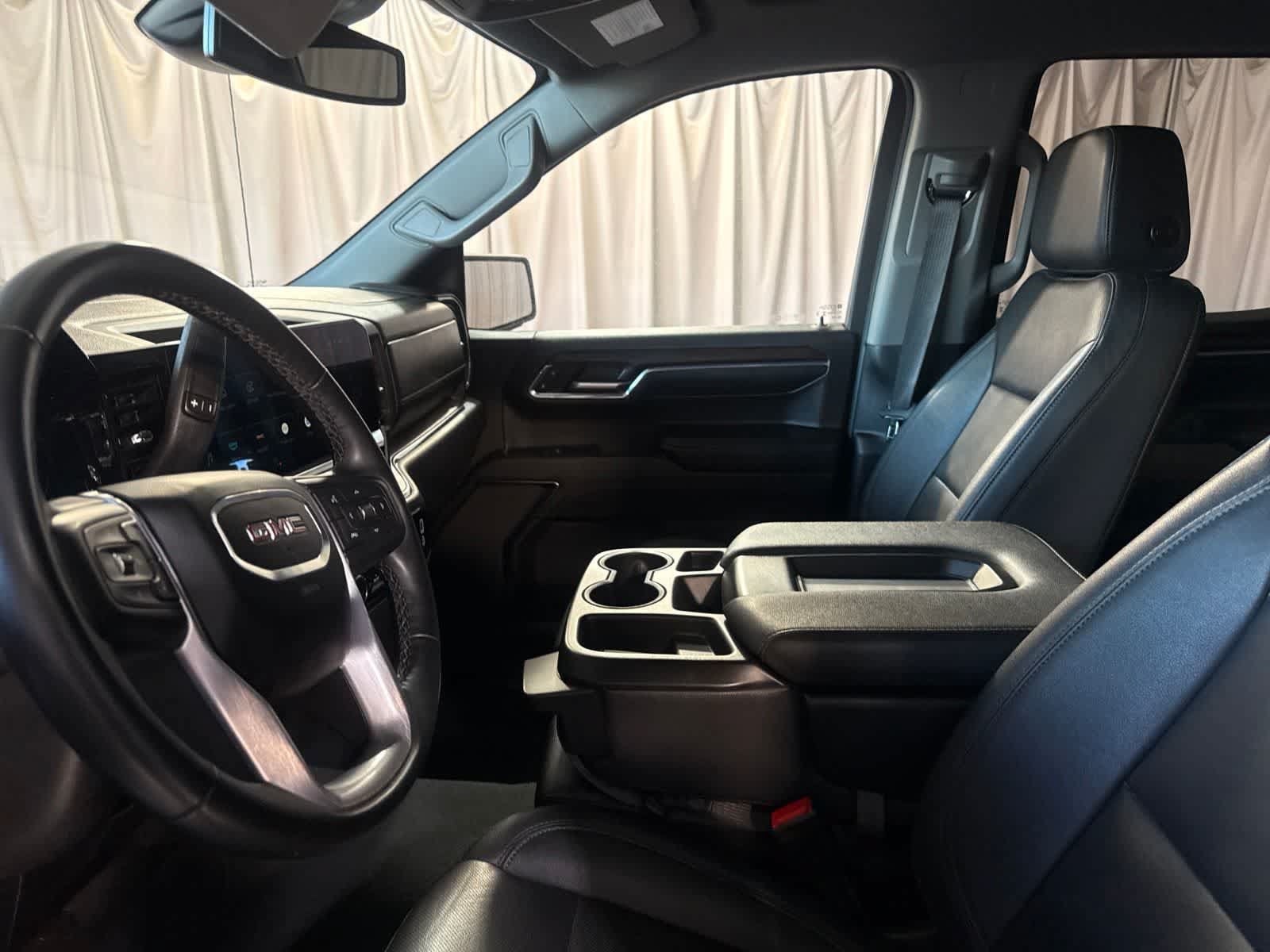 Used 2024 GMC Sierra 1500 SLT AWD/4WD image 35