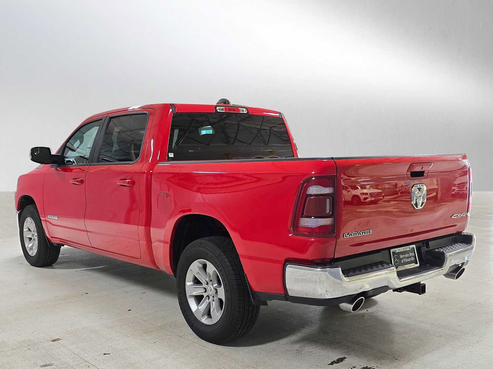 Used 2023 RAM 1500 Laramie AWD/4WD image 5