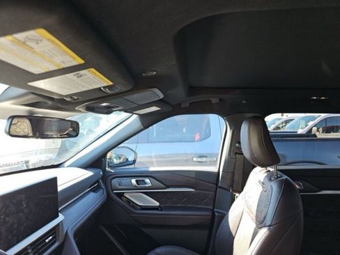 Used 2025 Ford Explorer Platinum w/ LUX Leather Package image 9