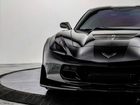 Used 2015 Chevrolet Corvette Z06 w/ 3LZ Preferred Equipment Group image 38