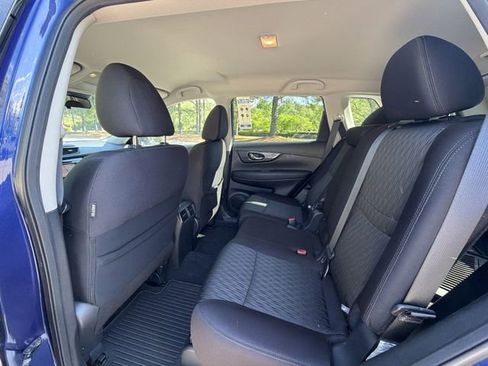 Used 2019 Nissan Rogue SV w/ Premium Package image 24