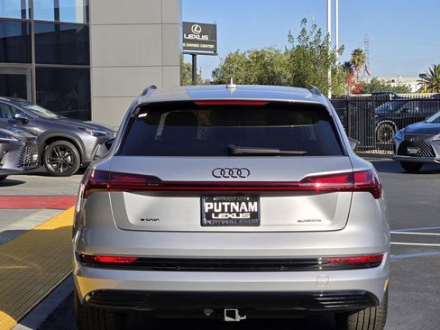 Used 2022 Audi e-tron Premium image 5