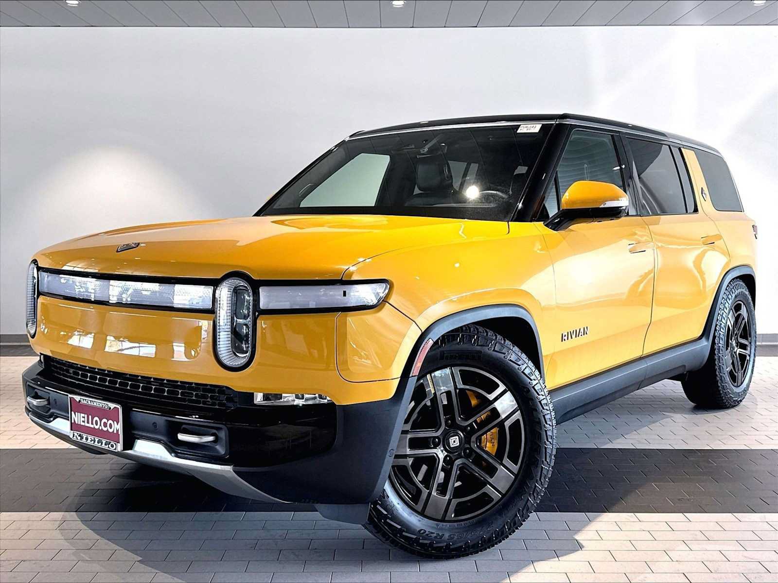 Used 2023 Rivian R1S Adventure Quad AWD/4WD image 1