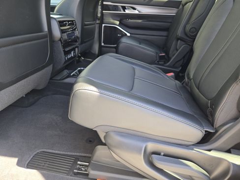 New 2026 Jeep Grand Wagoneer Limited AWD/4WD image 21