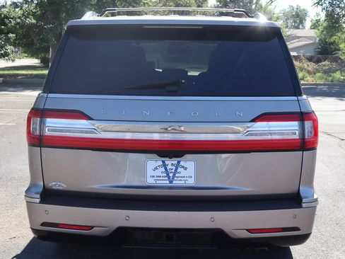 Used 2018 Lincoln Navigator Reserve w/ Technology Package AWD/4WD image 6