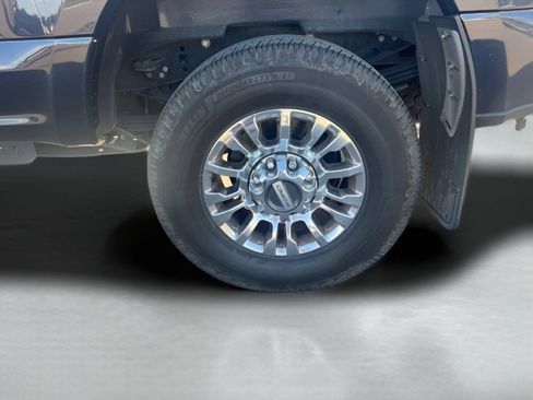 Used 2022 Ford F350 Lariat w/ Lariat Ultimate Package AWD/4WD image 18