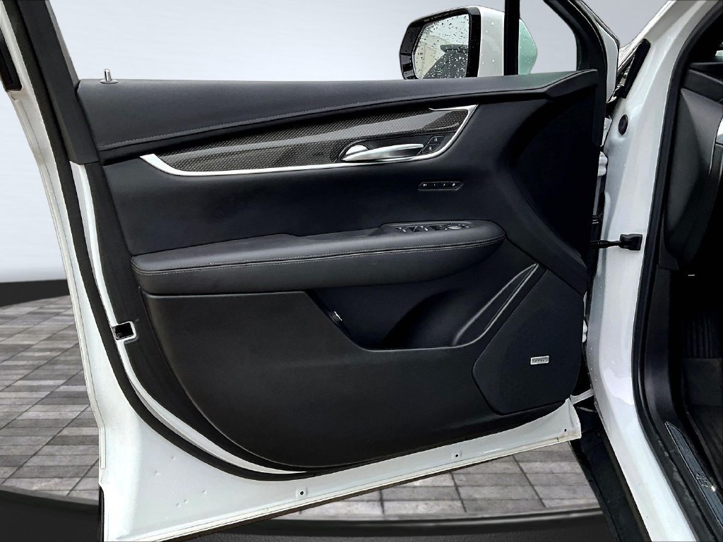 Used 2022 Cadillac XT5 Sportv w/ LPO, Floor Liner Package AWD/4WD image 22