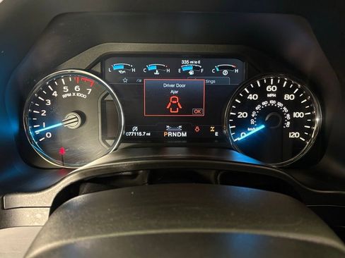 Used 2018 Ford F150 Platinum w/ Equipment Group 701A Luxury image 23