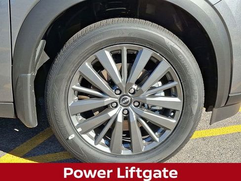 New 2025 Nissan Pathfinder SL image 8