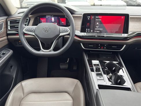 New 2025 Volkswagen Atlas SEL image 27