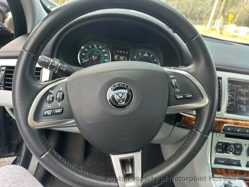 Used 2015 Jaguar XF Premium image 23