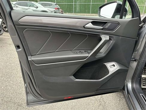 Certified 2022 Volkswagen Tiguan SE R-Line image 13