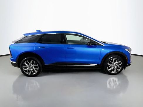 Used 2025 Cadillac Optiq Luxury 1 AWD/4WD image 9