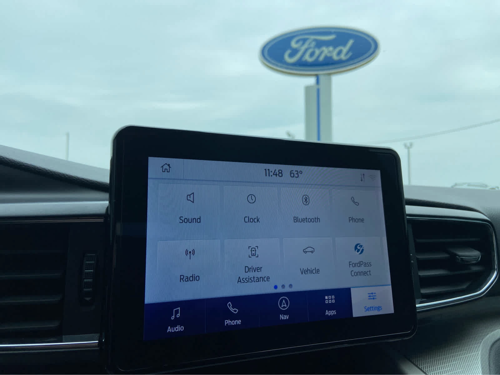 Used 2023 Ford Explorer XLT w/ Equipment Group 202A AWD/4WD image 38
