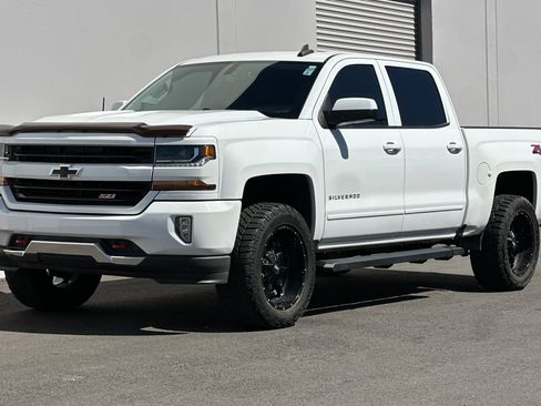 Used 2018 Chevrolet Silverado 1500 LT w/ All Star Edition AWD/4WD image 8