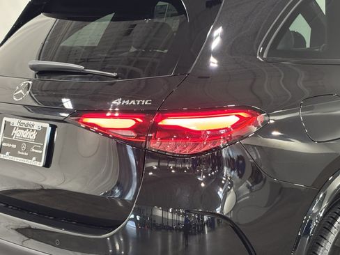 New 2026 Mercedes-Benz GLC 300 4MATIC image 9