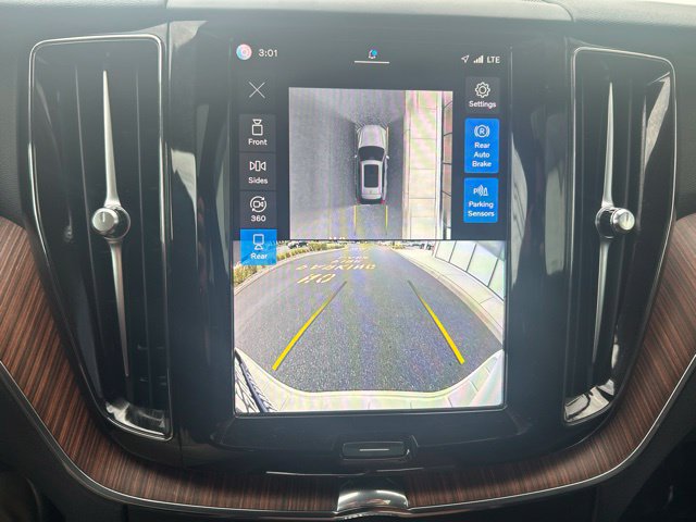 Certified 2024 Volvo XC60 B5 Plus w/ Protection Package Premier AWD/4WD image 23